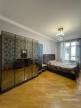 Kirayə verilir 2 otaqlı mənzil 100 m²