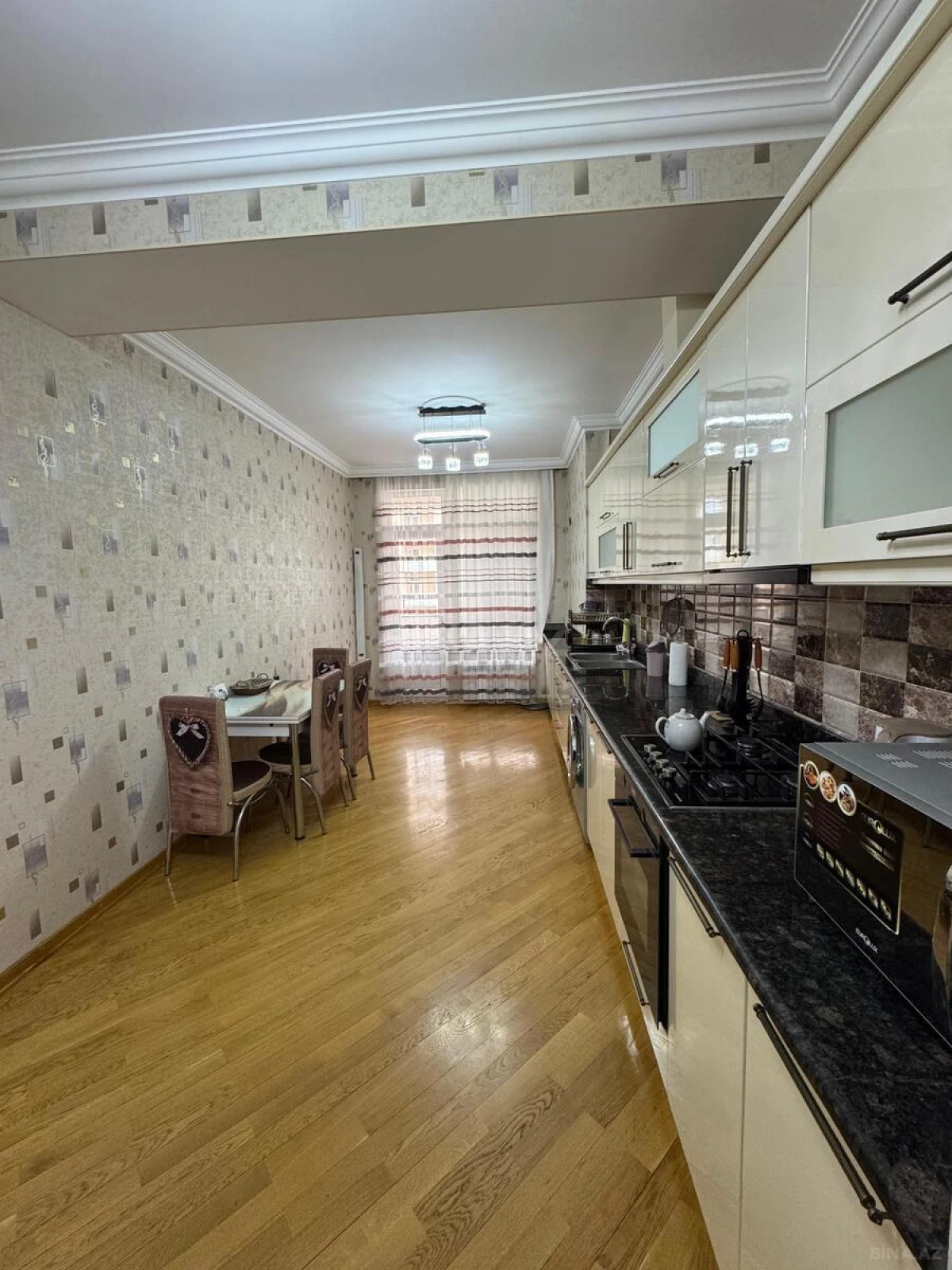 Kirayə verilir 2 otaqlı mənzil 100 m²