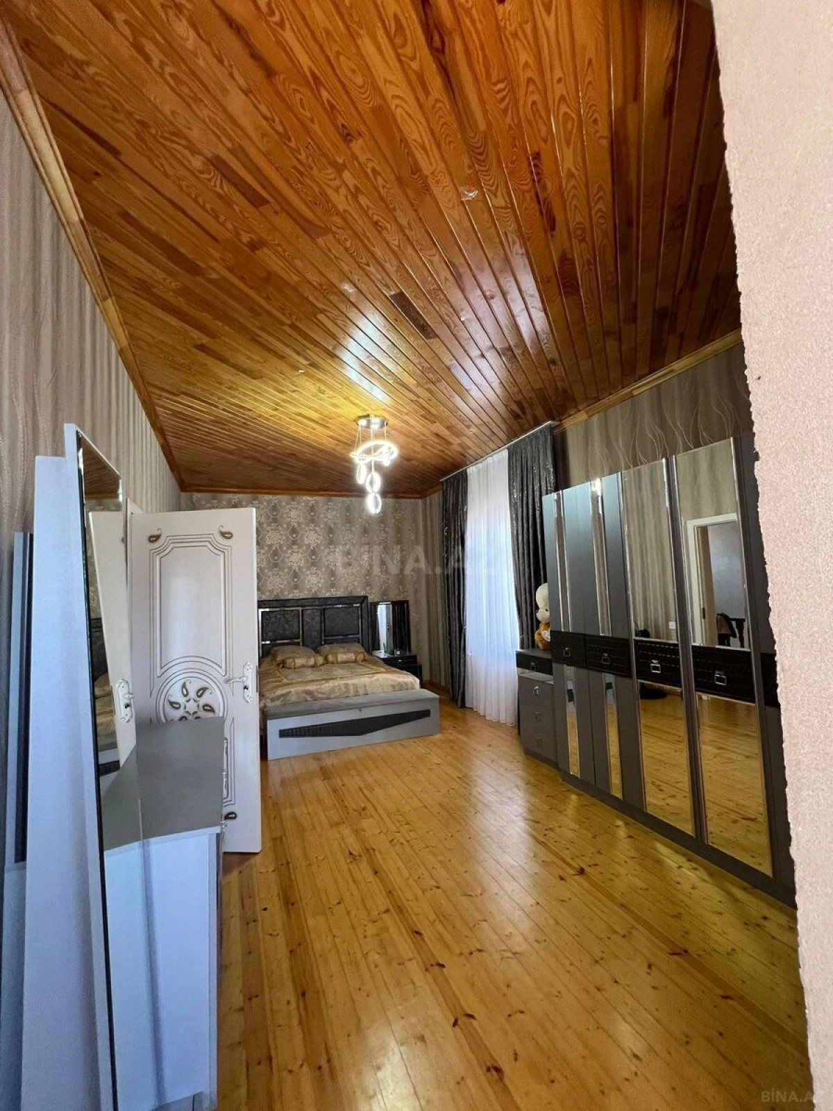 Satılır 5 otaqlı həyət evi 144 m²