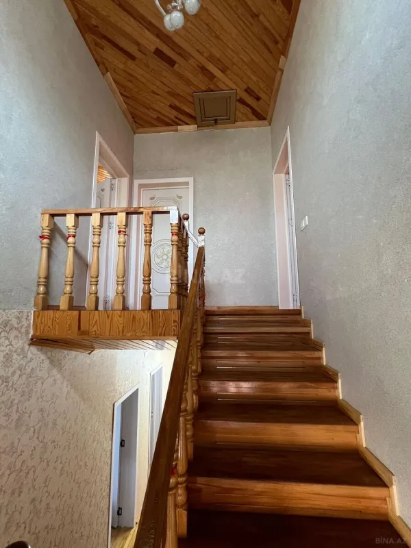 Satılır 5 otaqlı həyət evi 144 m²