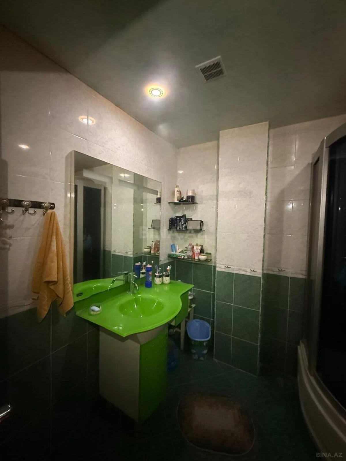 Kirayə verilir 3 otaqlı mənzil 128 m²