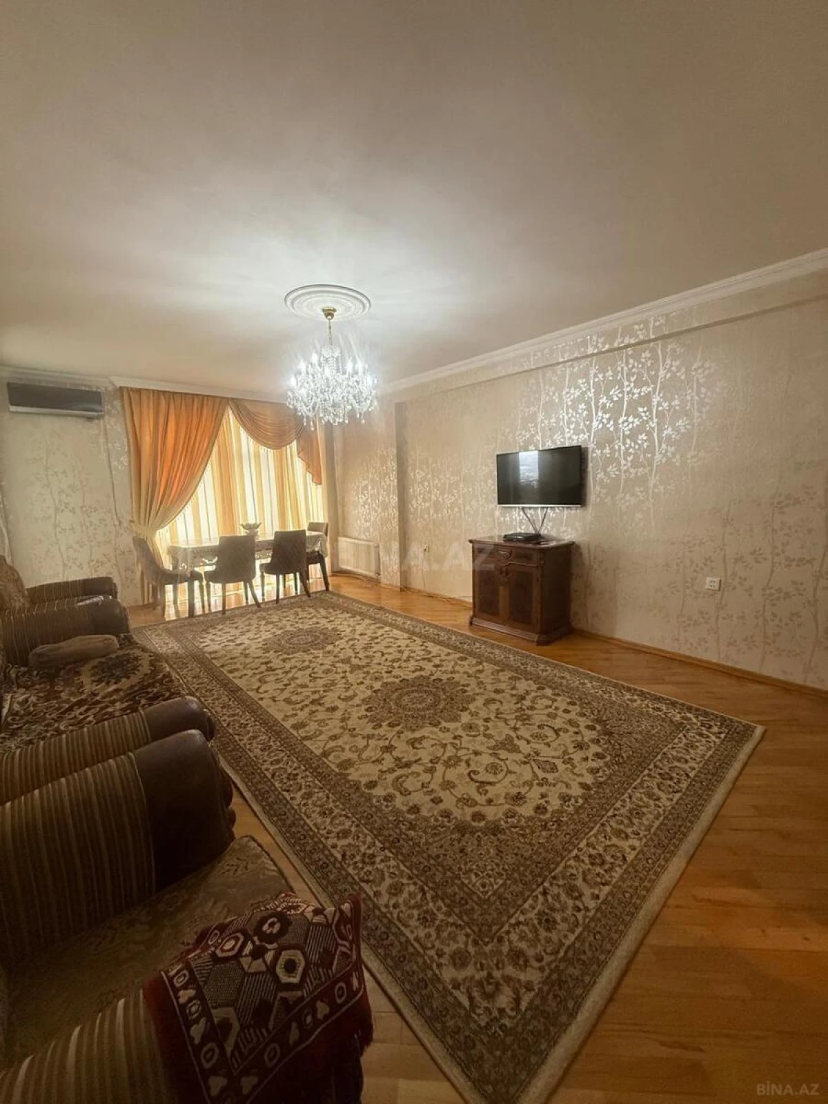 Kirayə verilir 3 otaqlı mənzil 128 m²