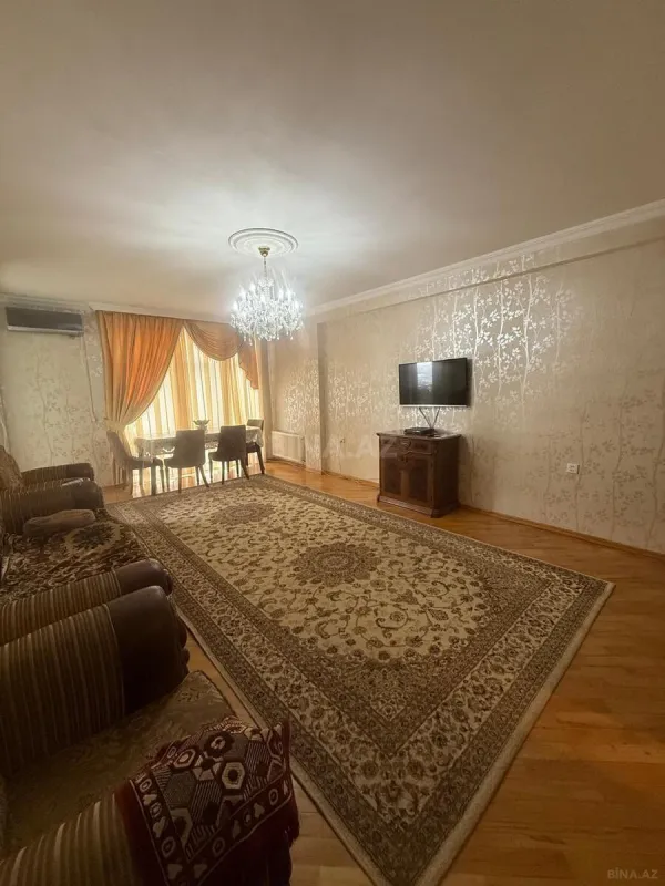 Kirayə verilir 3 otaqlı mənzil 128 m²