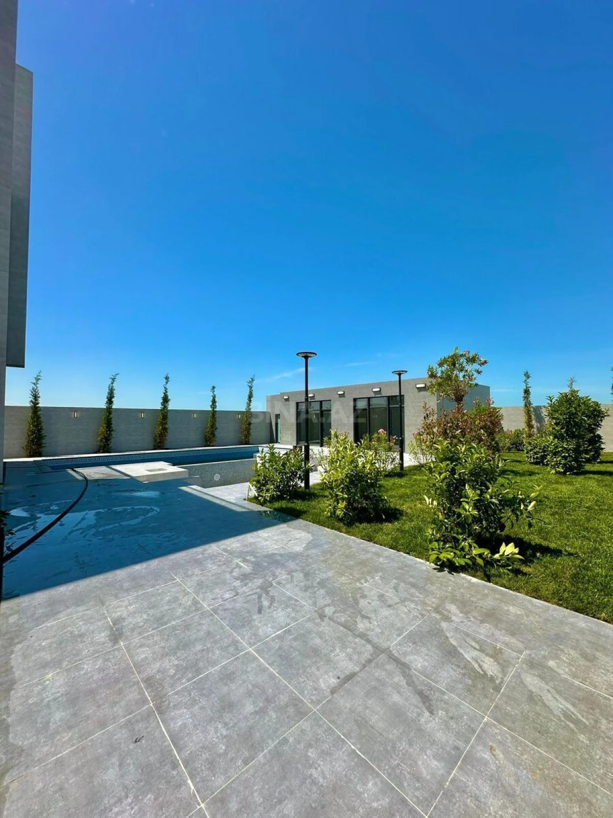 Satılır 7 otaqlı həyət evi 500 m²