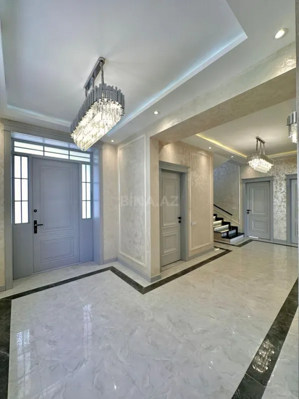 Satılır 7 otaqlı həyət evi 500 m²