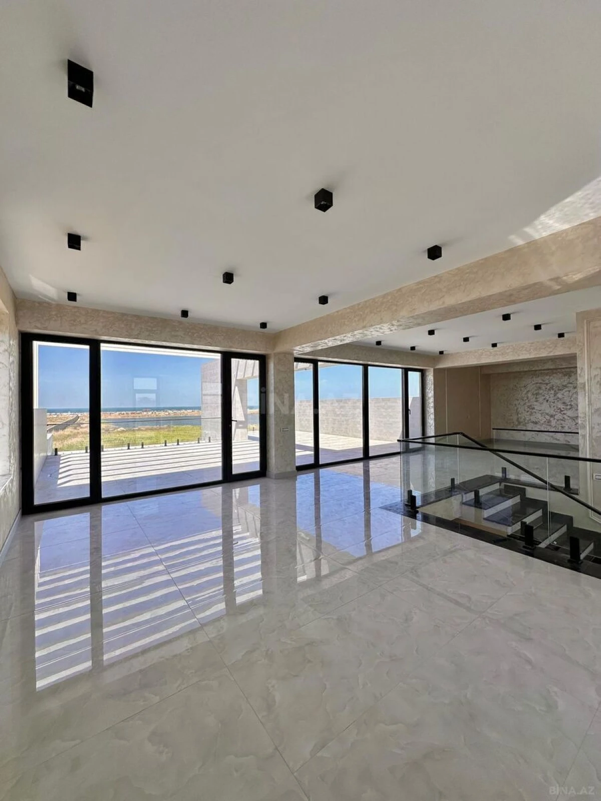 Satılır 7 otaqlı həyət evi 500 m²