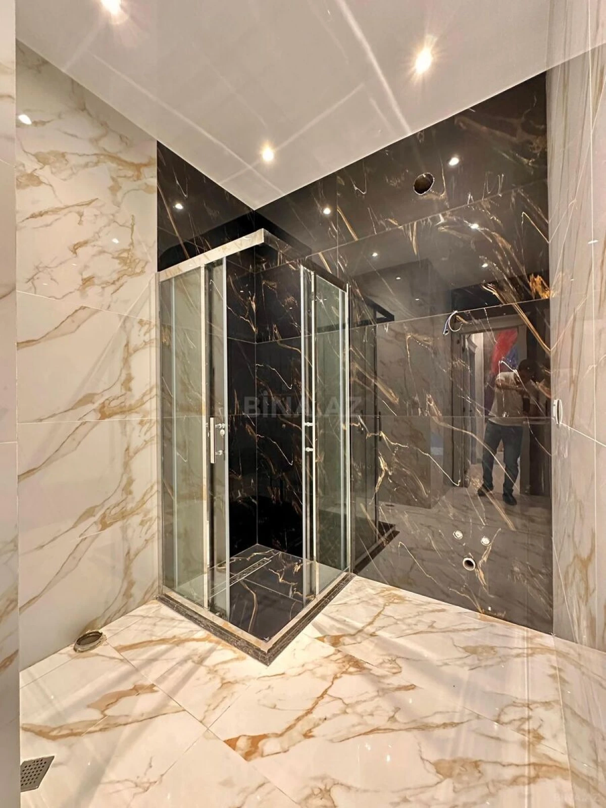 Satılır 7 otaqlı həyət evi 500 m²