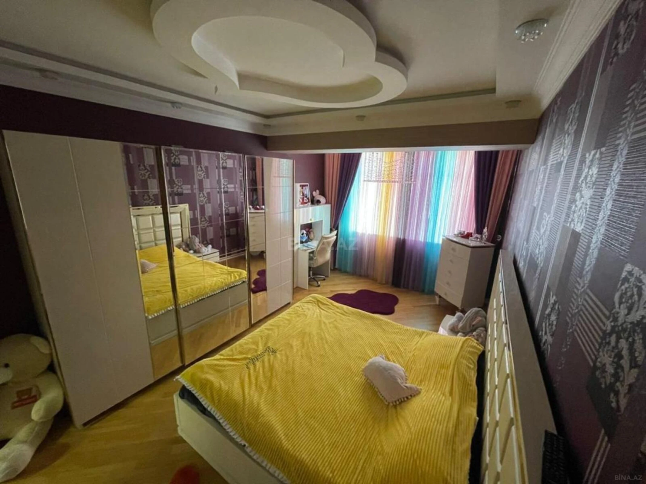 Satılır 4 otaqlı mənzil 175 m²