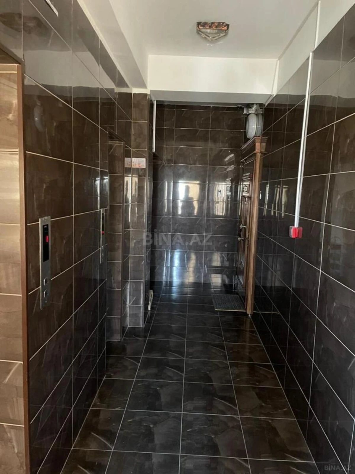 Satılır 4 otaqlı mənzil 175 m²