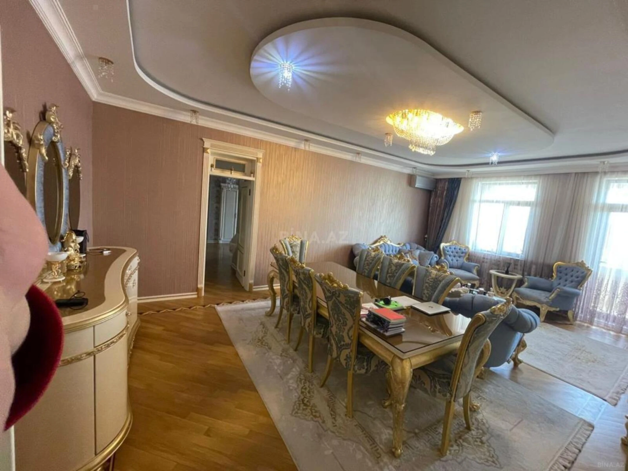 Satılır 4 otaqlı mənzil 175 m²