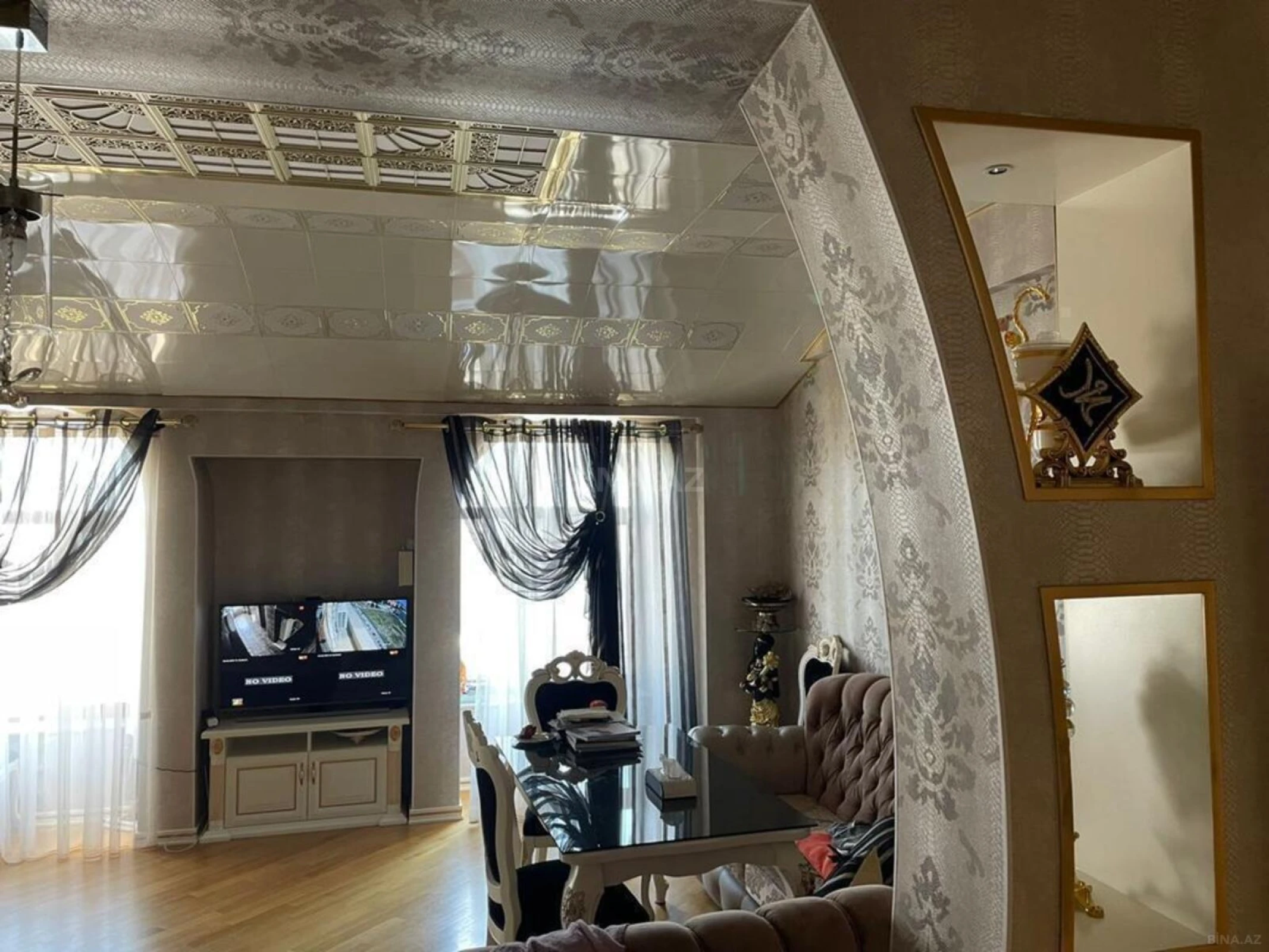 Satılır 4 otaqlı mənzil 175 m²