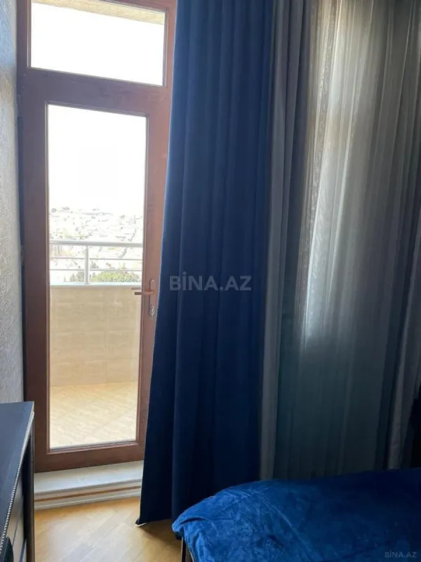 Satılır 4 otaqlı mənzil 175 m²