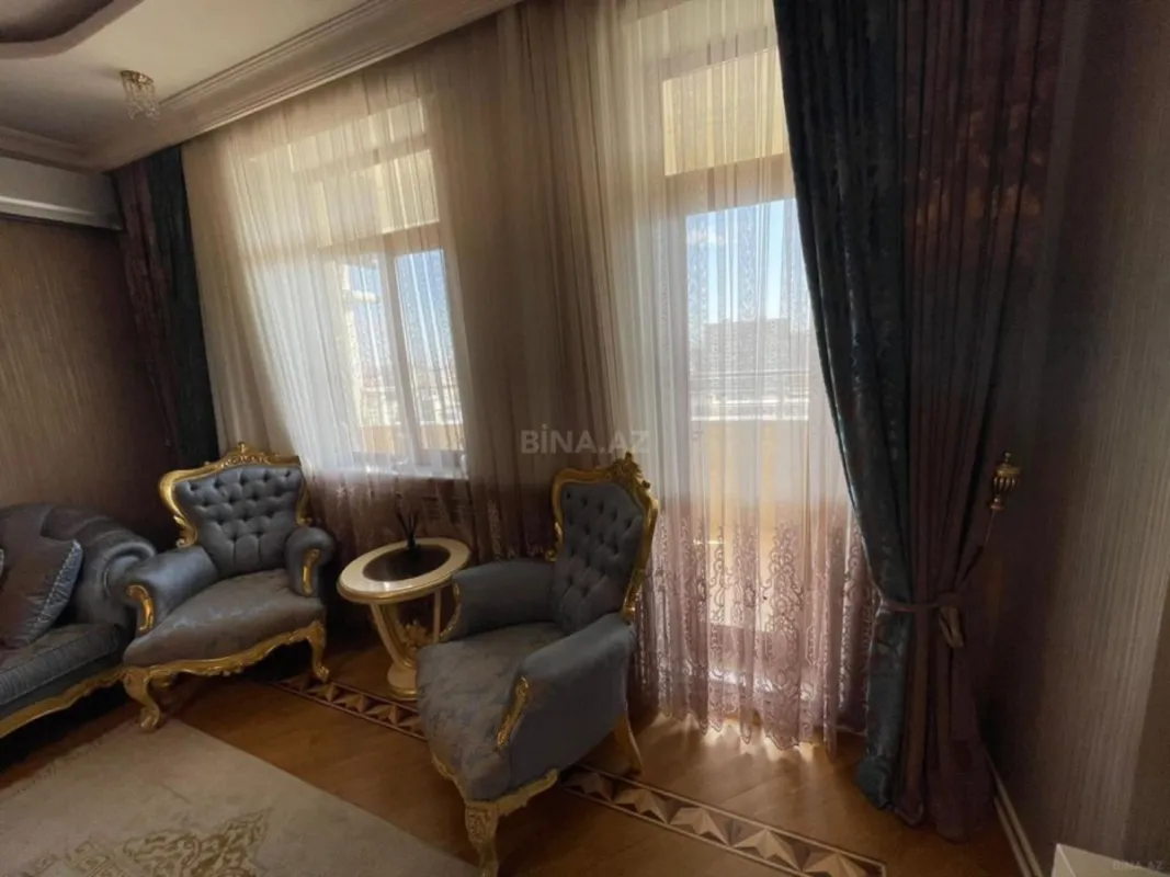 Satılır 4 otaqlı mənzil 175 m²