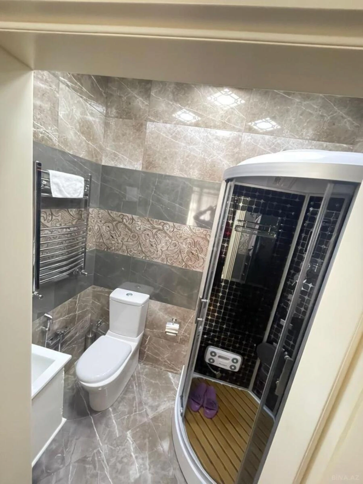 Satılır 4 otaqlı mənzil 175 m²
