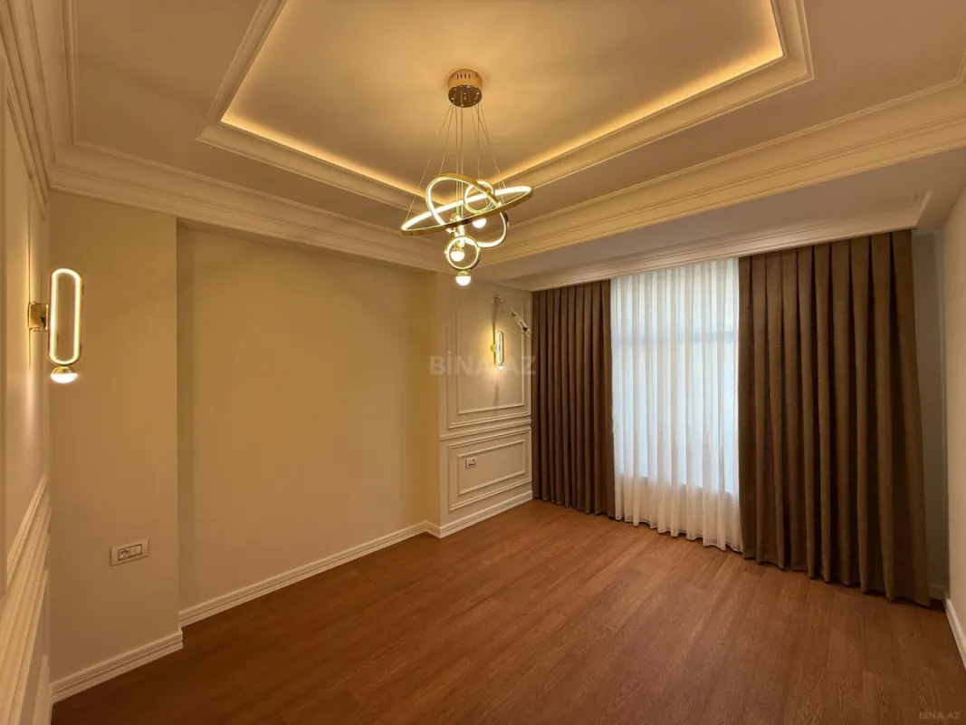 Satılır 4 otaqlı mənzil 179 m²