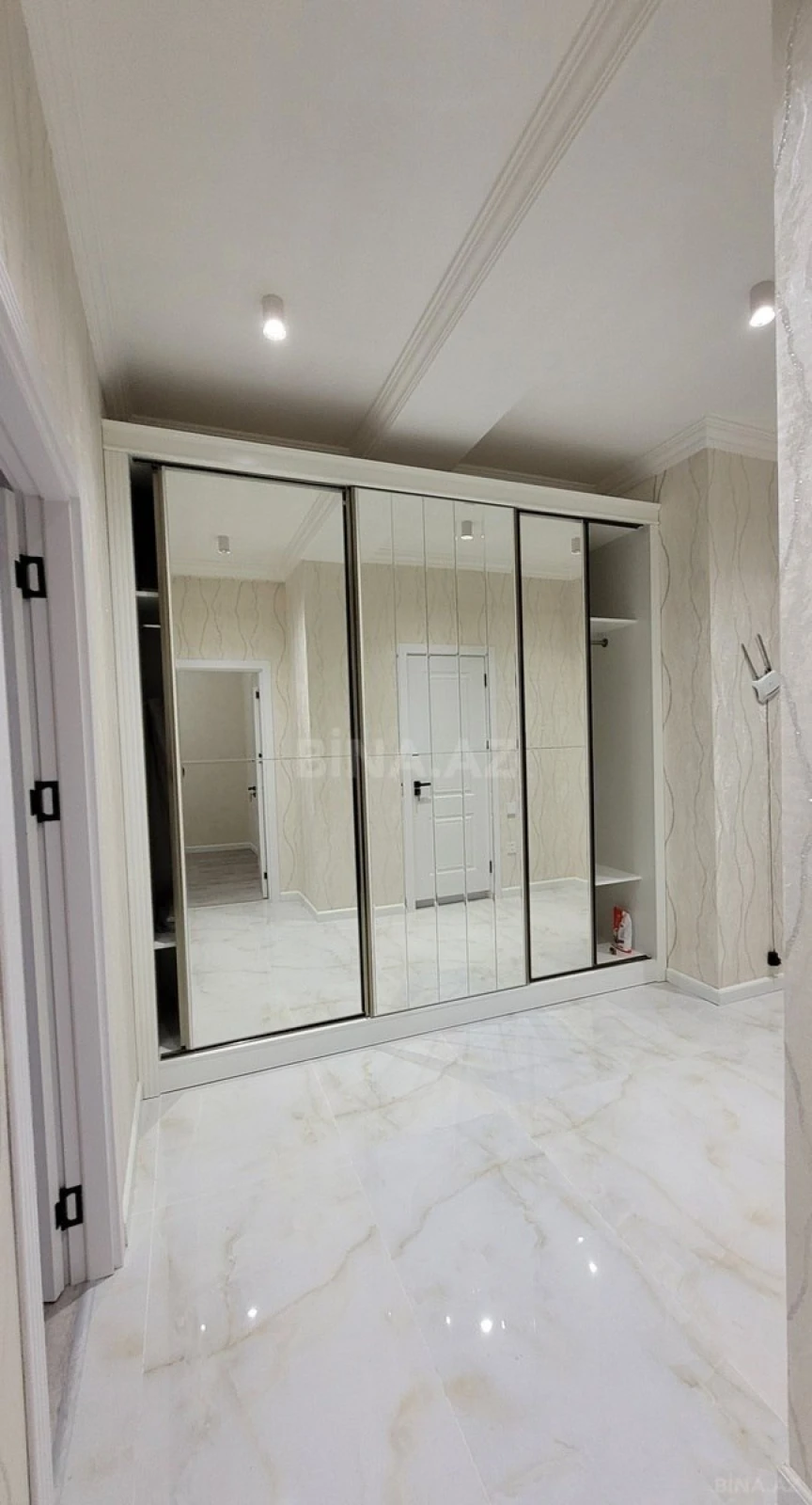 Kirayə verilir 2 otaqlı mənzil 60 m²