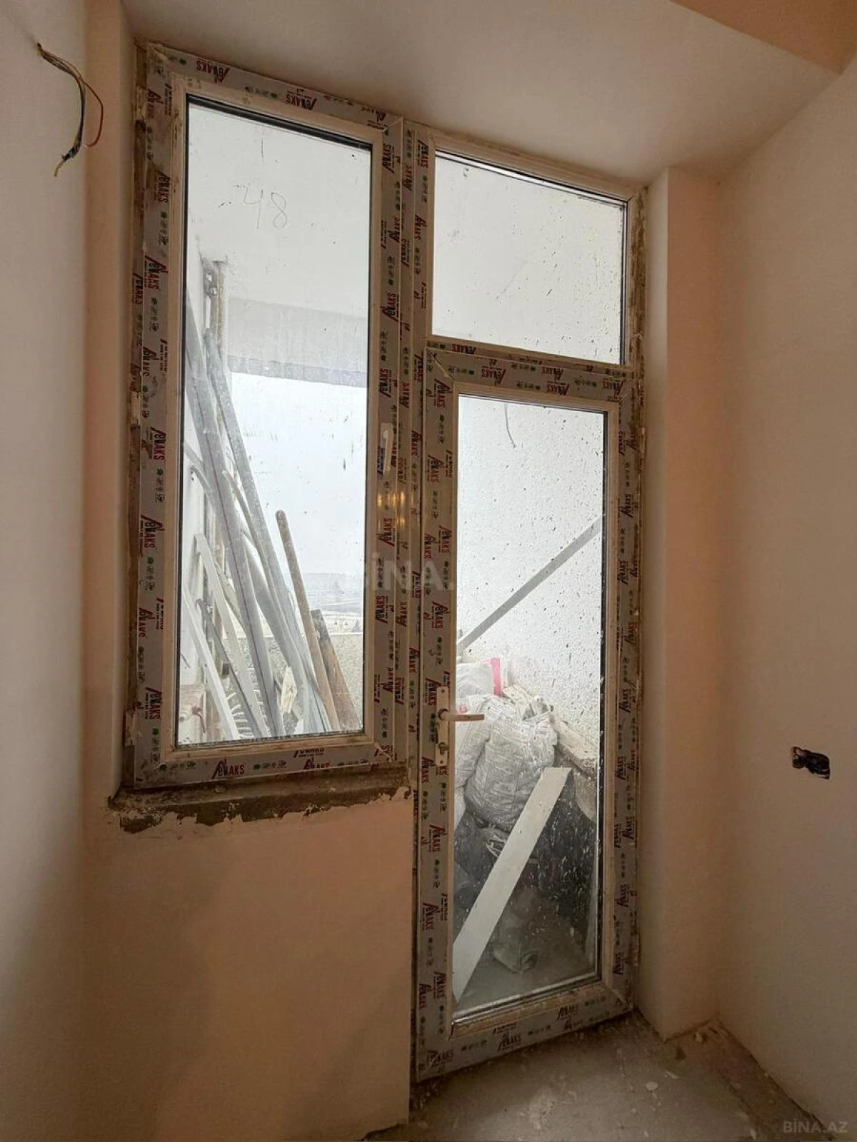 Satılır 2 otaqlı mənzil 56 m²