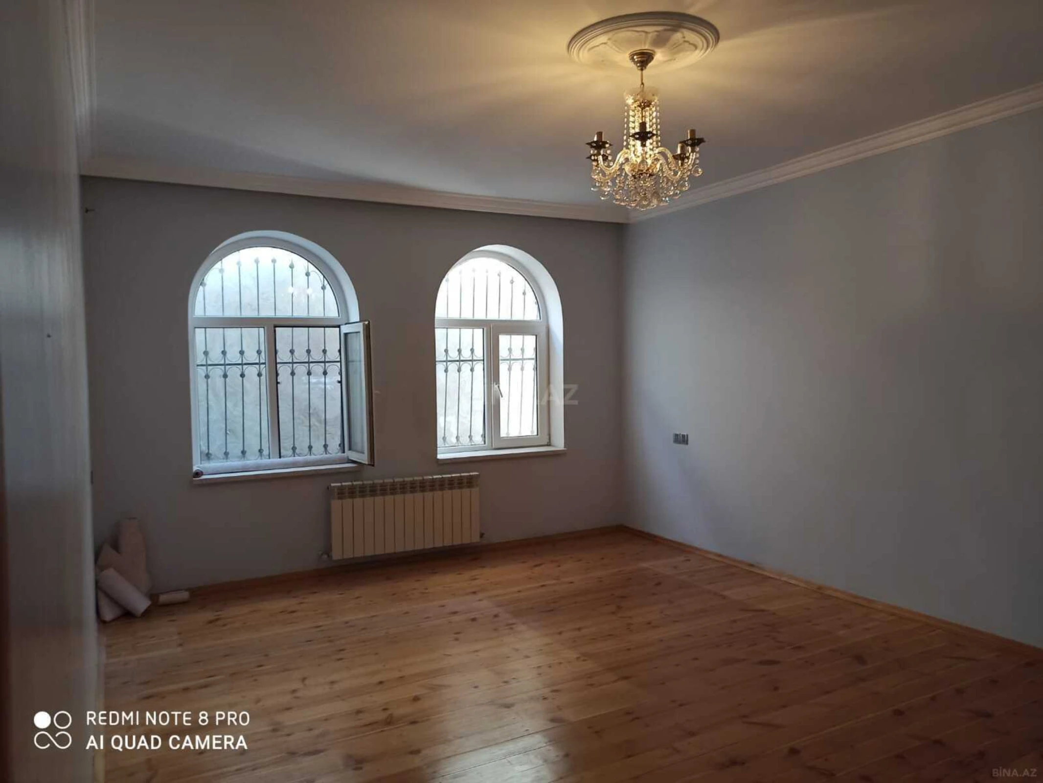 Satılır 8 otaqlı həyət evi 300 m²