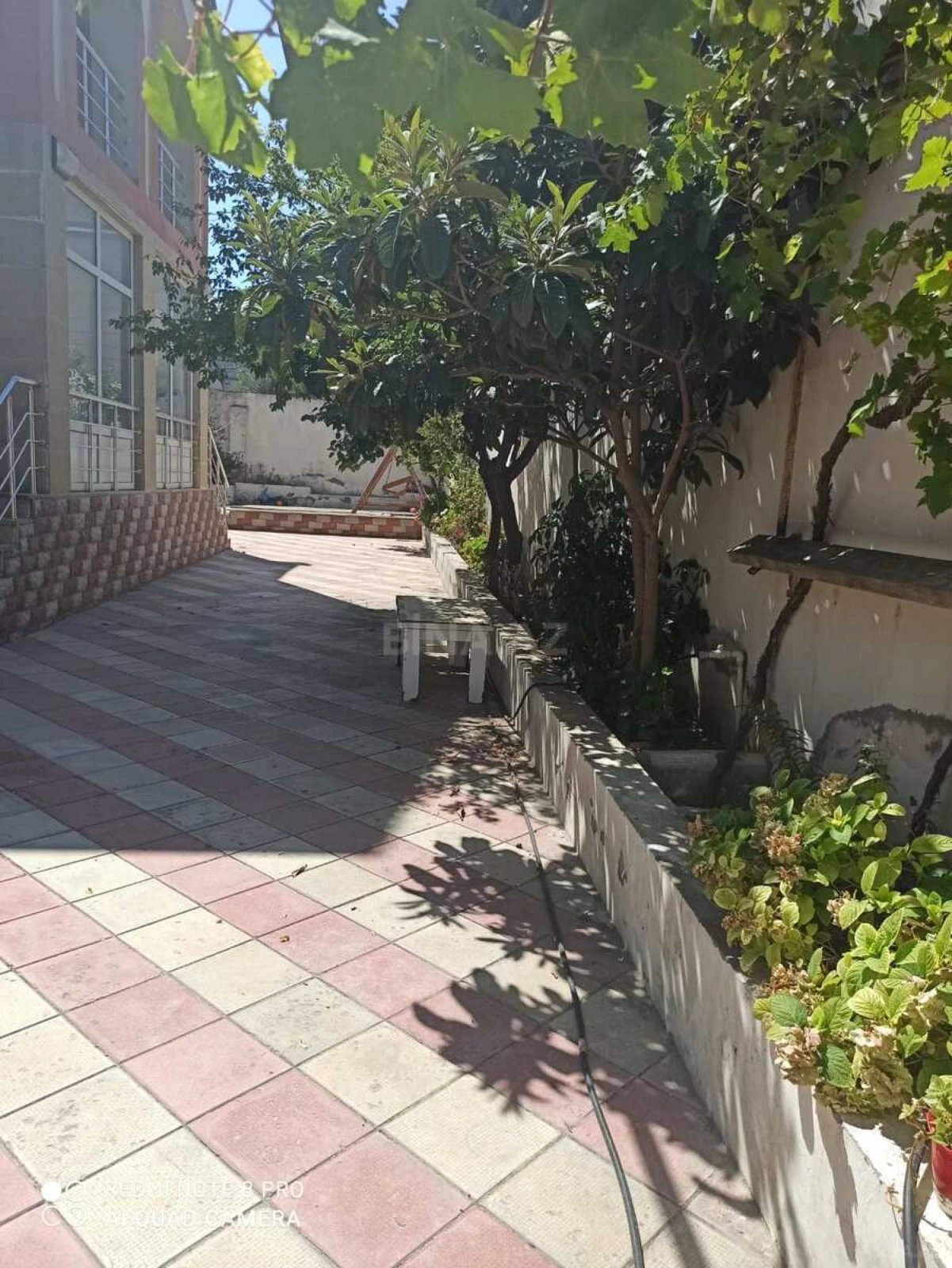 Satılır 8 otaqlı həyət evi 300 m²