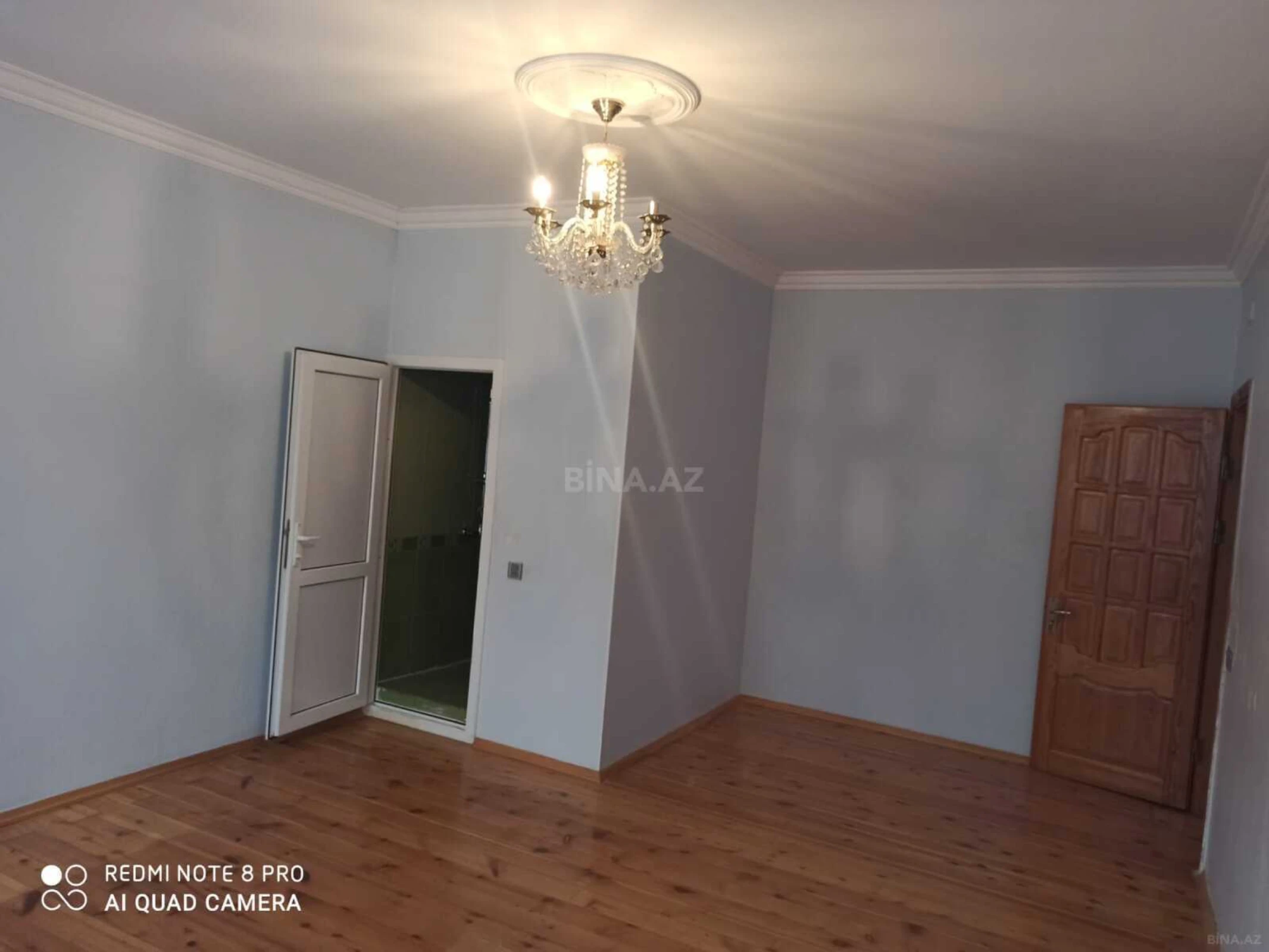 Satılır 8 otaqlı həyət evi 300 m²