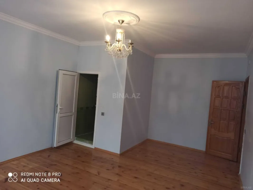Satılır 8 otaqlı həyət evi 300 m²