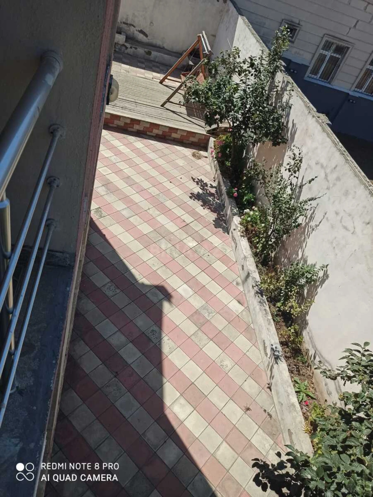 Satılır 8 otaqlı həyət evi 300 m²