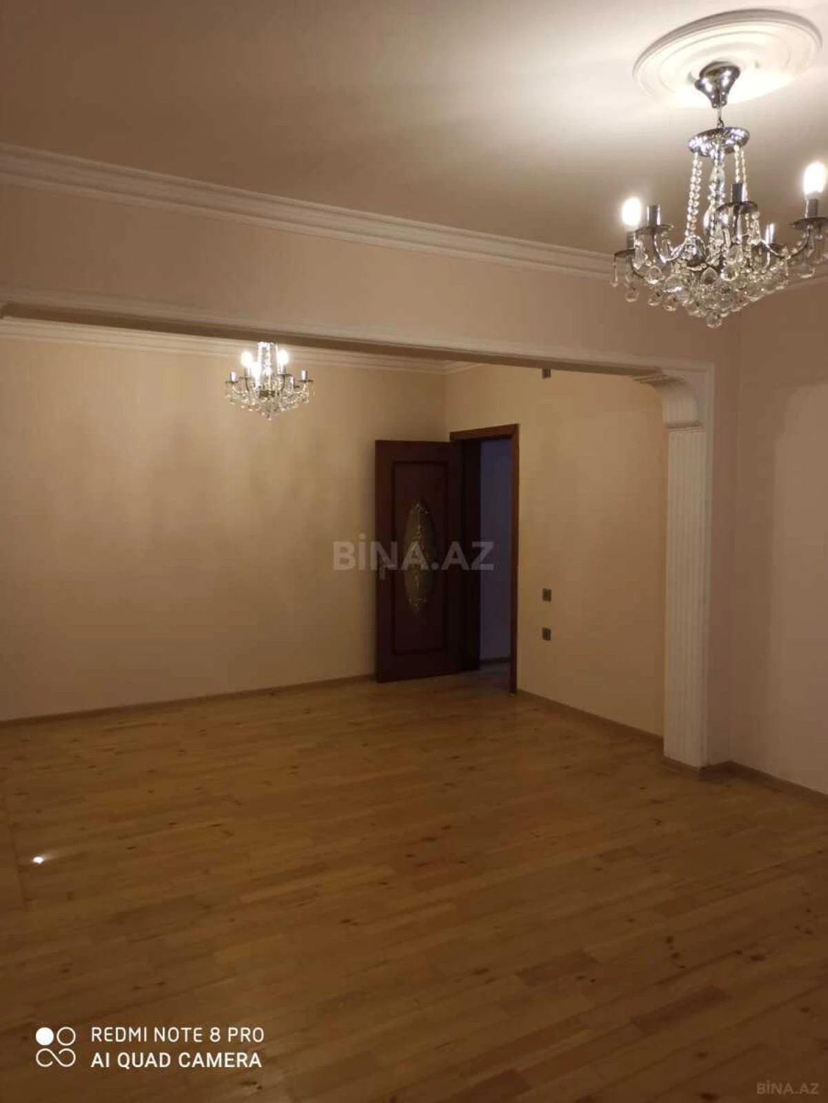 Satılır 8 otaqlı həyət evi 300 m²
