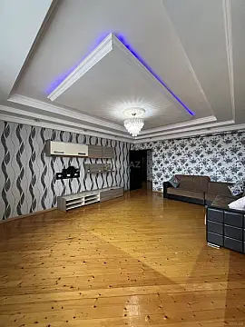 Satılır 2 otaqlı mənzil 76 m²