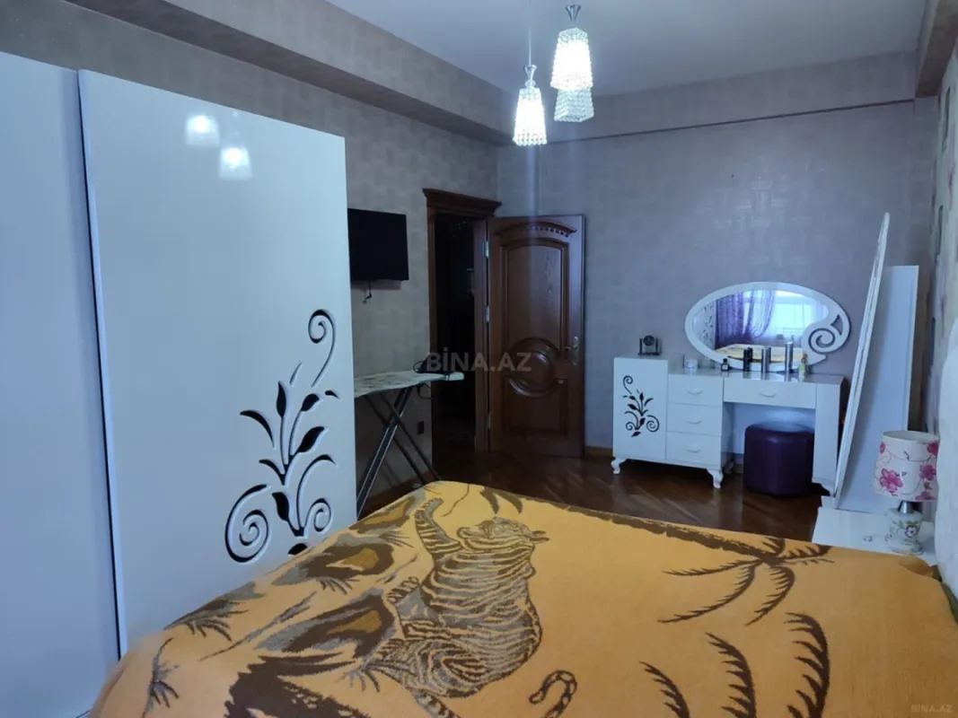 Satılır 3 otaqlı mənzil 125 m²