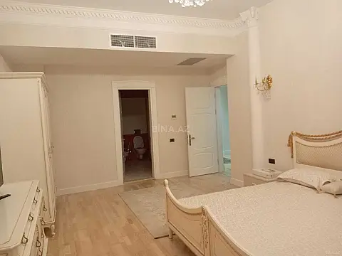 Kirayə verilir 4 otaqlı mənzil 230 m²