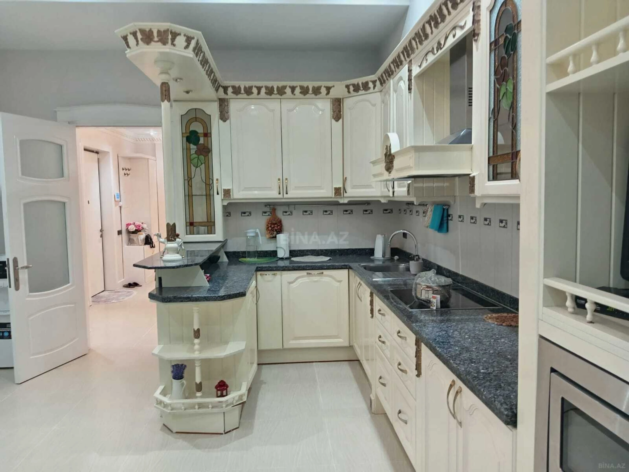 Kirayə verilir 4 otaqlı mənzil 230 m²