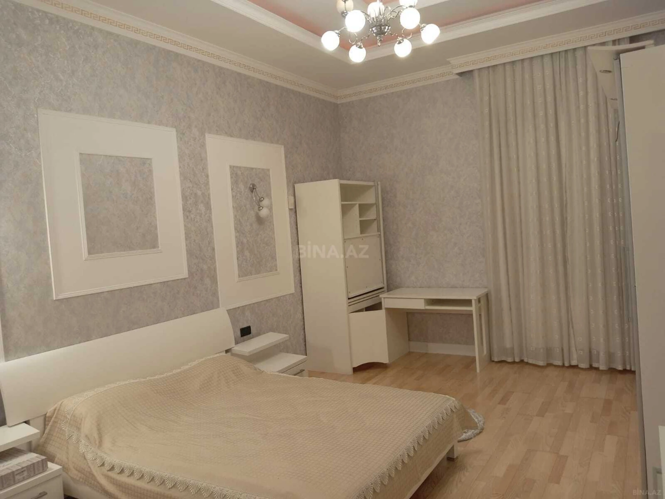 Kirayə verilir 4 otaqlı mənzil 230 m²