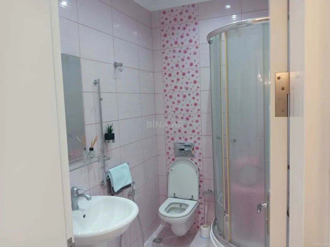 Kirayə verilir 4 otaqlı mənzil 230 m²