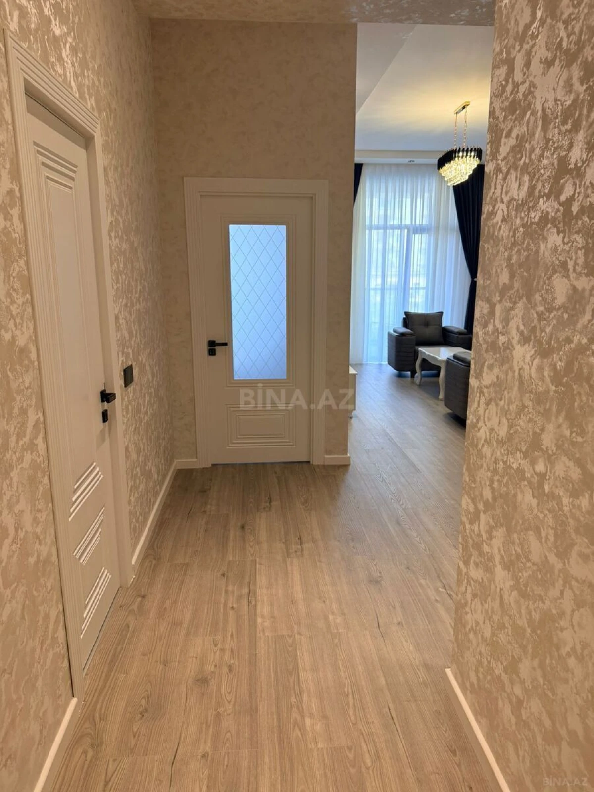 Kirayə verilir 2 otaqlı mənzil 72 m²