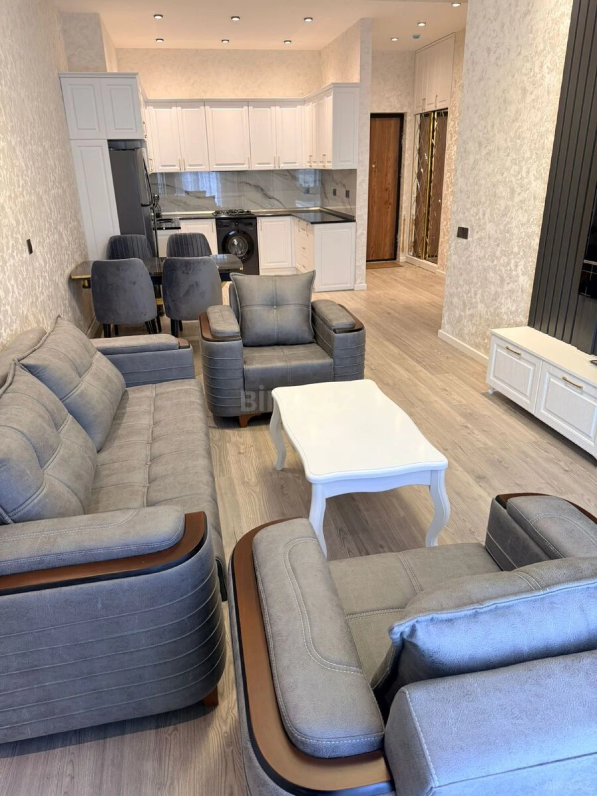 Kirayə verilir 2 otaqlı mənzil 72 m²