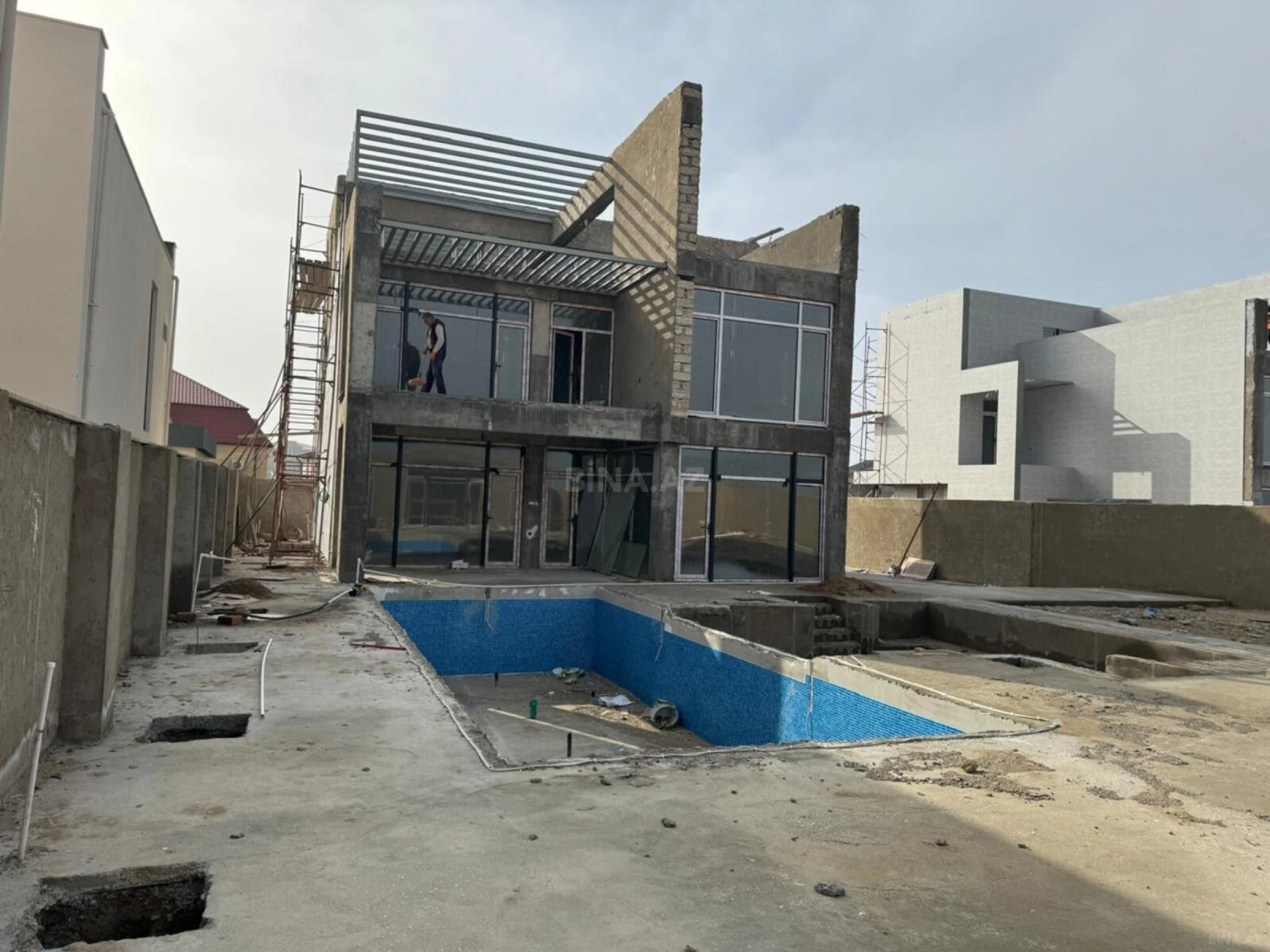 Satılır 7 otaqlı həyət evi 500 m²