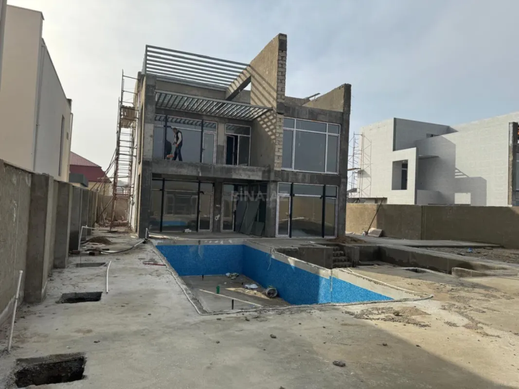 Satılır 7 otaqlı həyət evi 500 m²