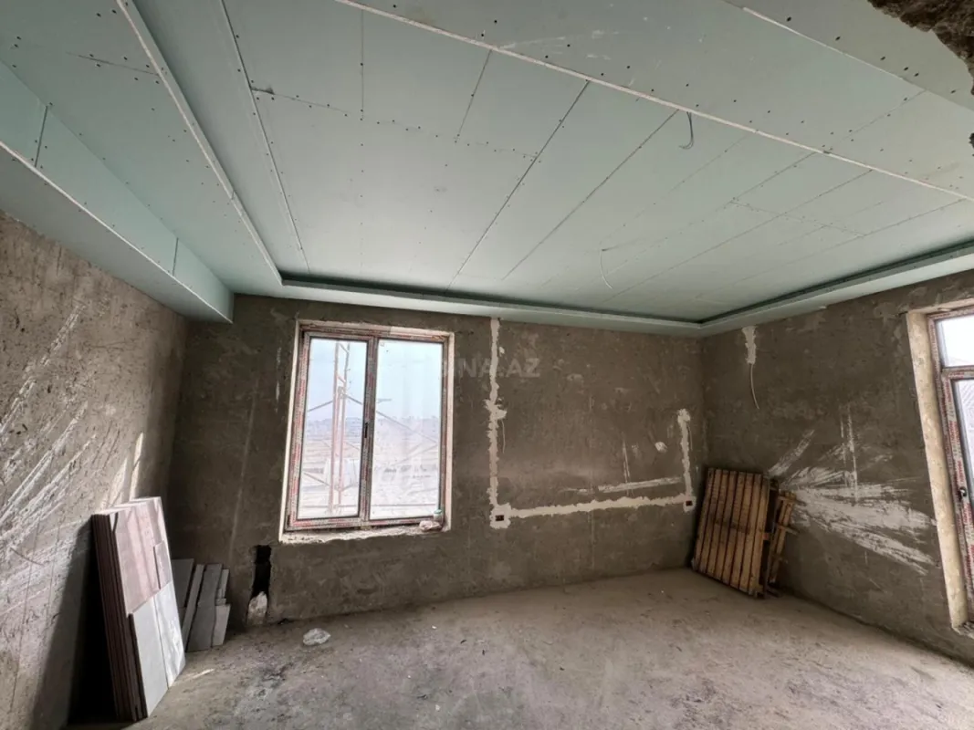 Satılır 7 otaqlı həyət evi 500 m²