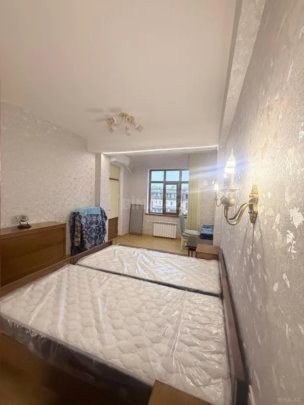 Satılır 3 otaqlı mənzil 105 m²