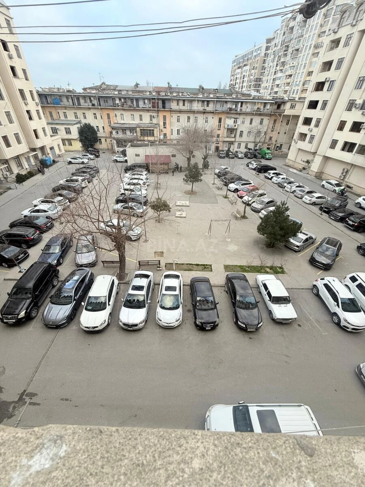 Satılır 3 otaqlı mənzil 105 m²