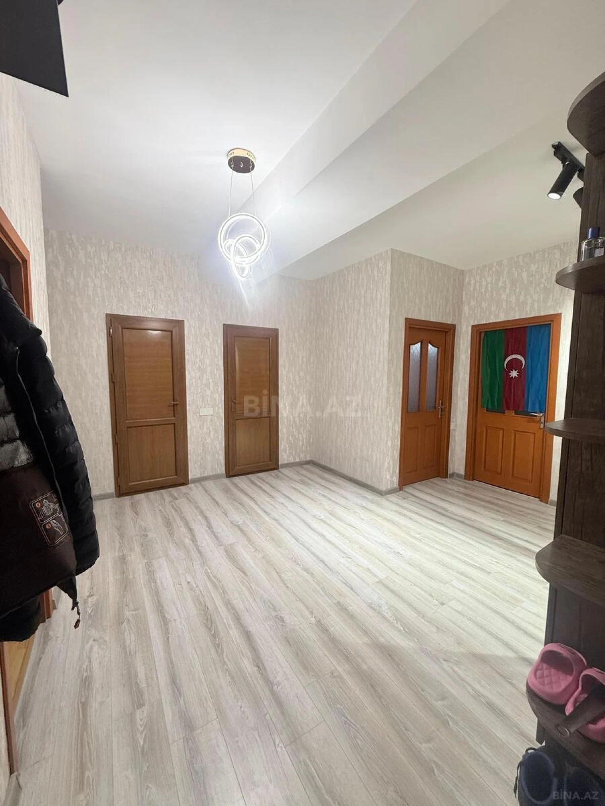 Satılır 3 otaqlı mənzil 105 m²