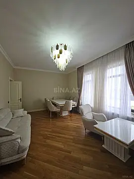 Satılır 5 otaqlı həyət evi 260 m²