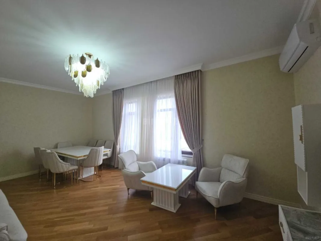 Satılır 5 otaqlı həyət evi 260 m²