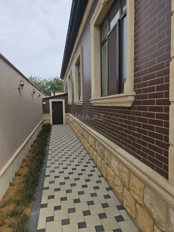 Satılır 5 otaqlı həyət evi 260 m²
