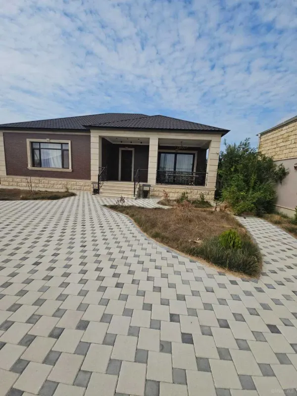 Satılır 5 otaqlı həyət evi 260 m²
