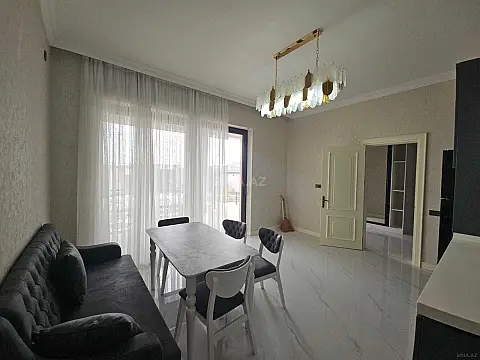 Satılır 5 otaqlı həyət evi 260 m²