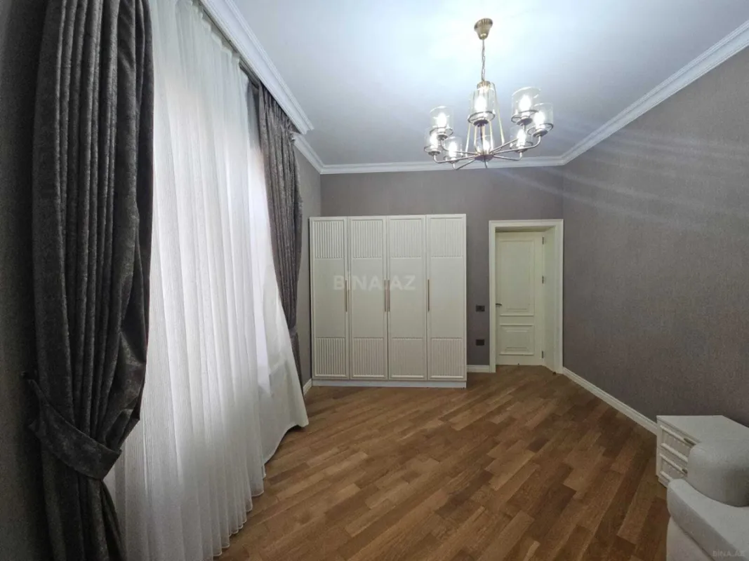 Satılır 5 otaqlı həyət evi 260 m²