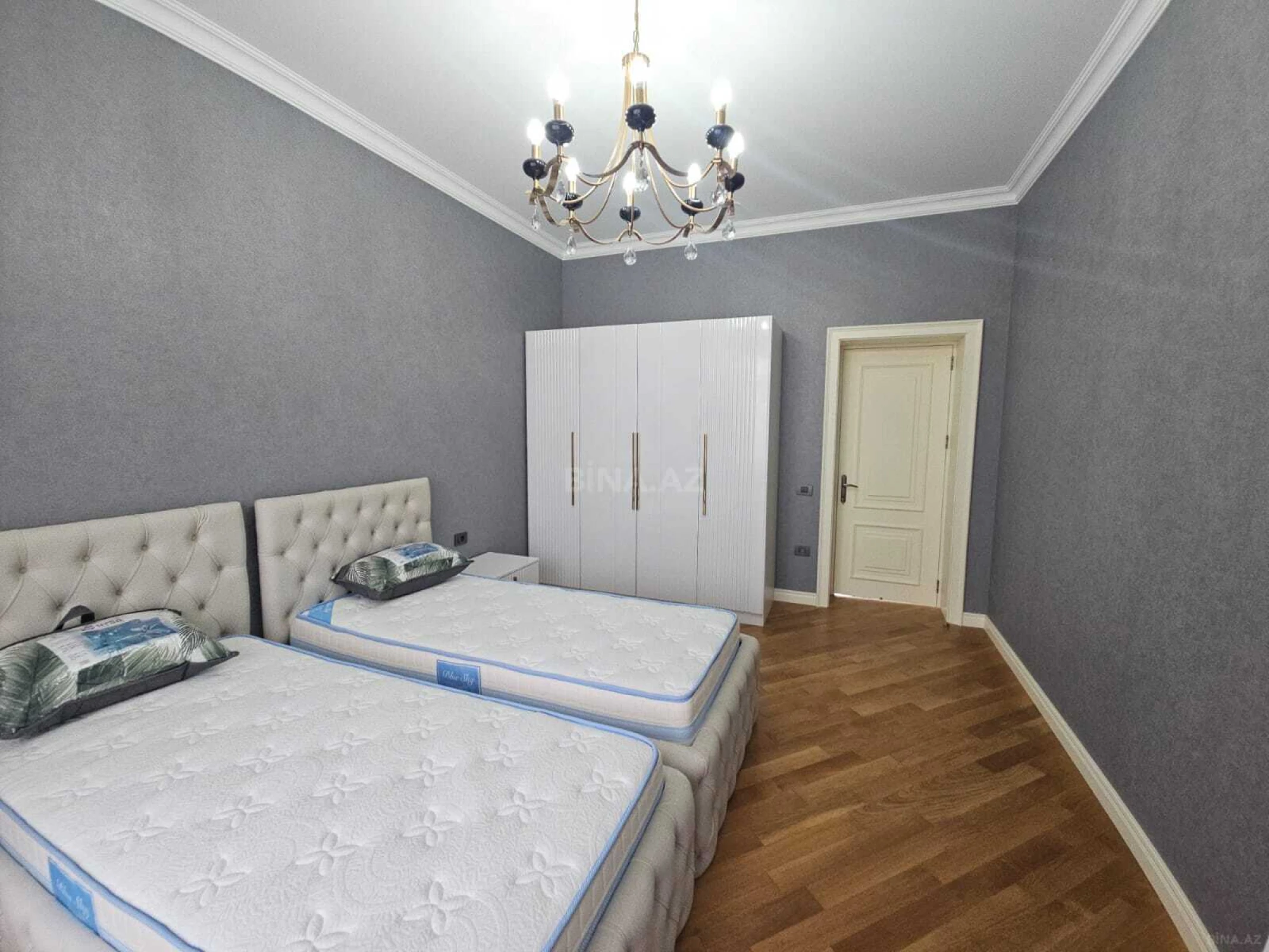 Satılır 5 otaqlı həyət evi 260 m²
