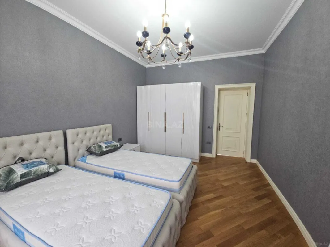 Satılır 5 otaqlı həyət evi 260 m²
