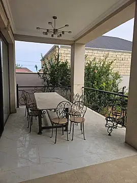 Satılır 5 otaqlı həyət evi 260 m²